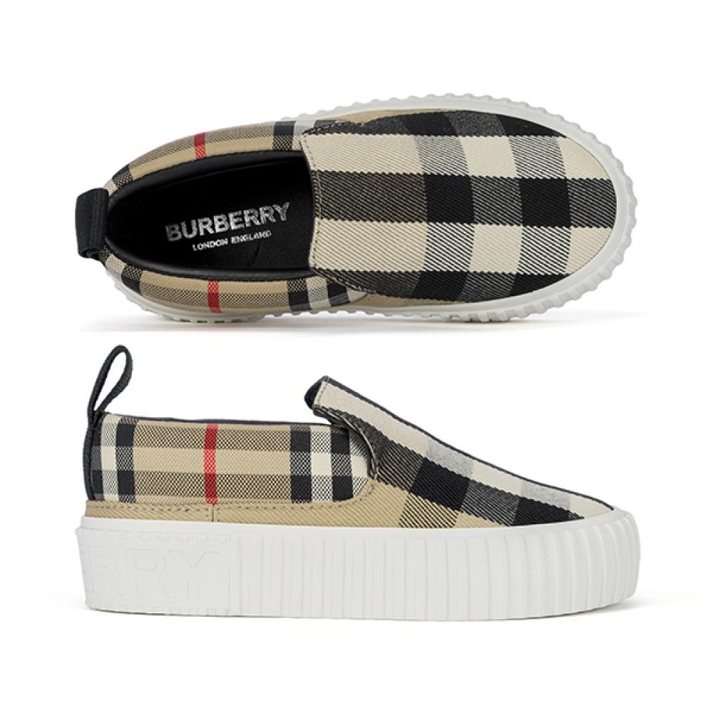Burberry 8060630 A7028 Vintage Check Slip On Sneakers 8060630 A7028 (29)