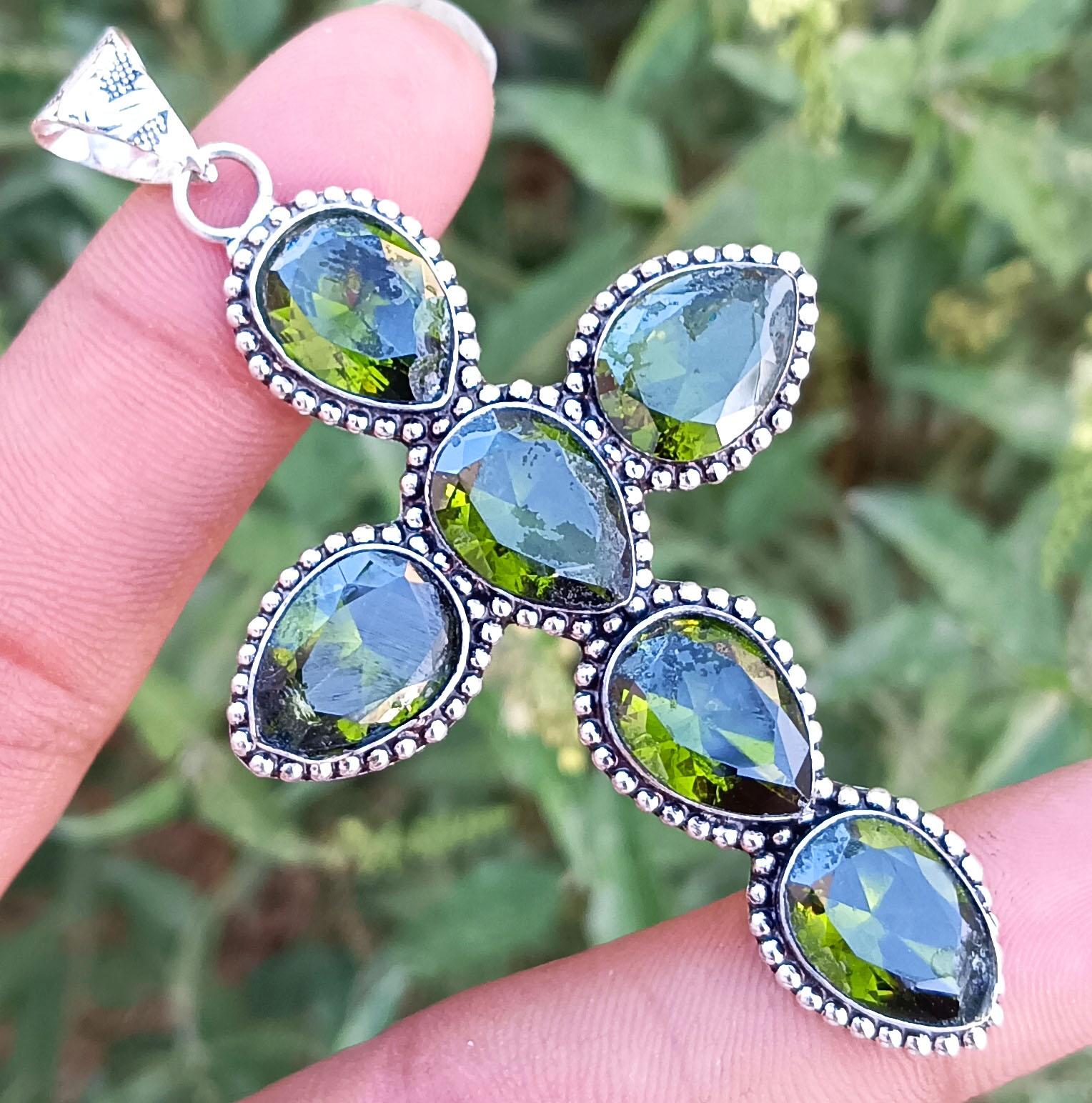 

Green Faceted Topaz Glass 925 Sterling Silver Plated Women s Fashion Holy Cross Pendent Jewelry