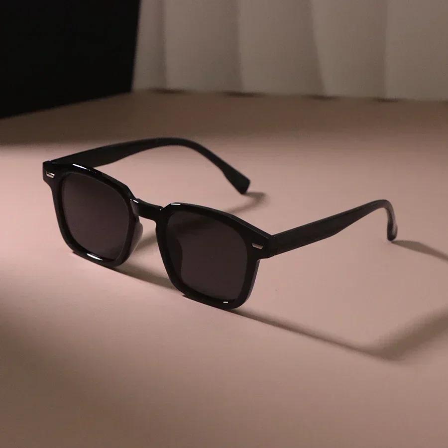 Fashion Sunglasses Women Men Square Plastic Vintage Stylish Oversized Ladies Sun Glasses Retro Vacation