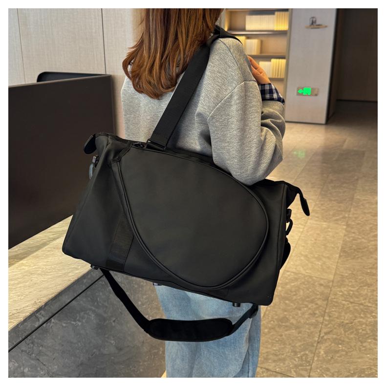 

2025 Stylish Fitness Badminton Racket Bag, Large Capacity Handbag, Single Shoulder Crossbody Sports Bag for Short-Distance Travel. чорний