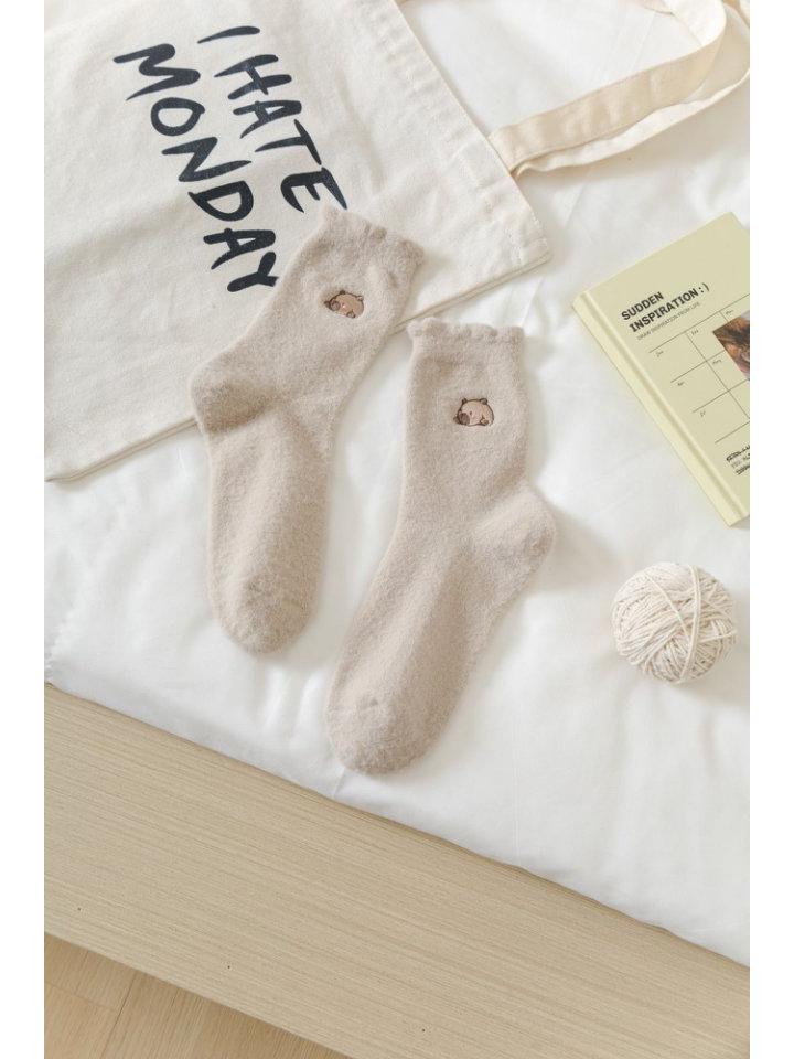 Capybara Wool Plush Mid-Calf Socks for Women - Thick, Warm Autumn/Winter Sleep and Postpartum Socks