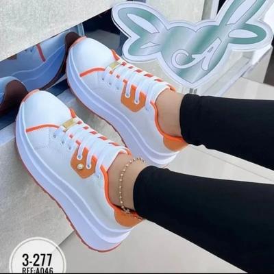 Fashion Women Platform Sneakers New Ladies Fashion Round Toe Lace Up Casual Flats Outdoor Running Shoes Comfortable Female Footwear