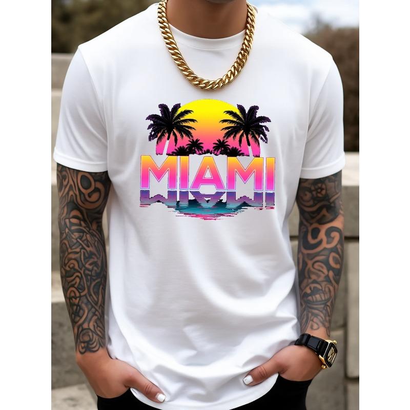 T-Shirt für Herren im Sommer, Hergestellt aus einem weichen, atmungsaktiven und locker sitzenden. Erhältlich in Weiß und Schwarz, dieses Regular Fit Rundhals-T-Shirt ist stilvoll.