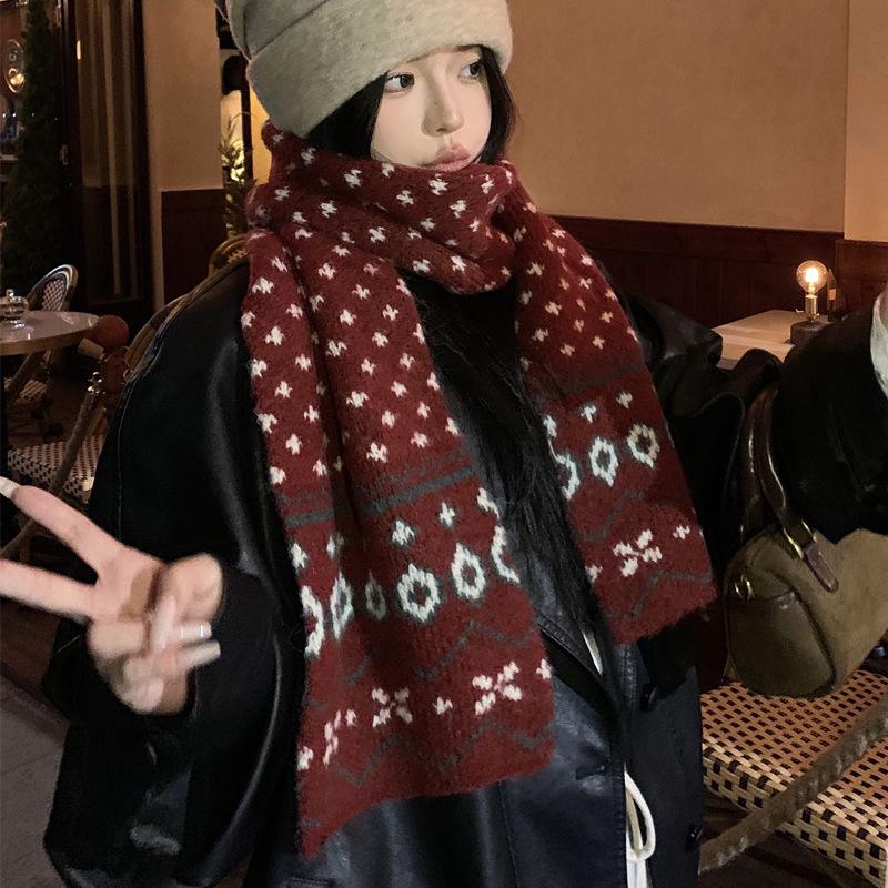 

Red Wool Scarf: Versatile Warm Accessory for Women, Couples, and Children - Perfect for Christmas and Winter Small 18CM*130CM