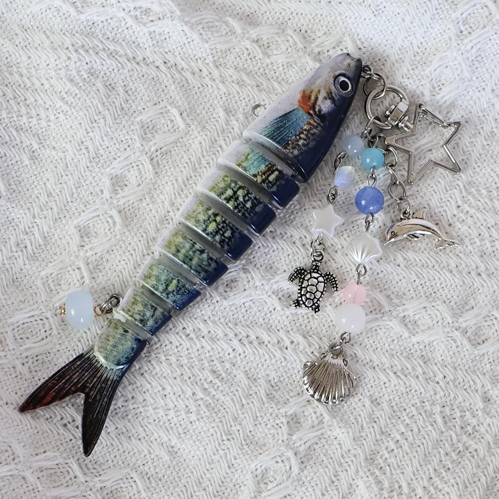 Realistisches Fisch-Accessoire Modischer Schlüsselanhänger Kunststofftextur Fisch-Schlüsselanhänger Geeignet für Party- und Freizeitoutfits