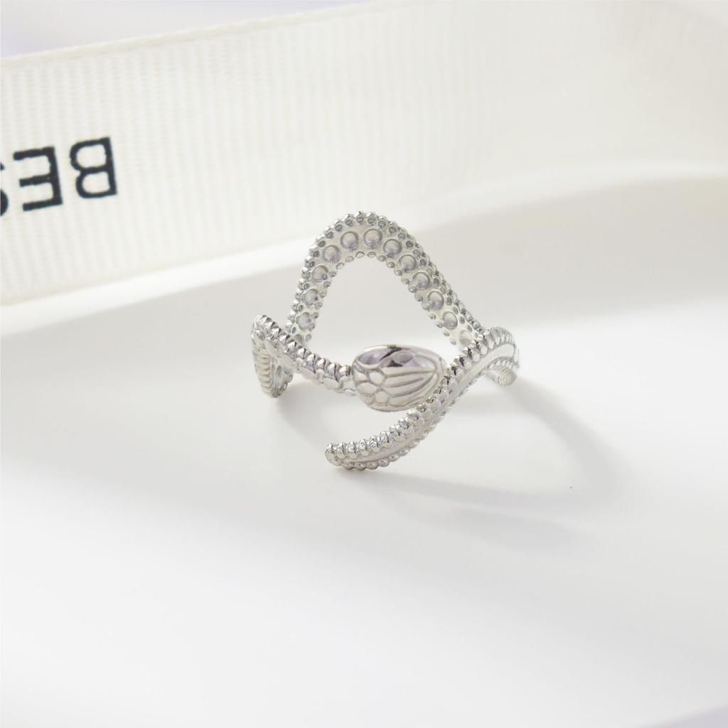 18K Gold-Plated Long Snake-Shaped Titanium Steel Ring Female, Hip-Hop Punk Style Opening Adjustable Ring