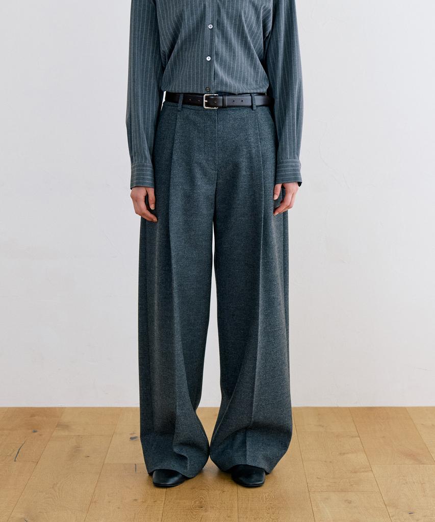 NOTIA Wool One Tuck Wide Fit Slacks - Charcoal