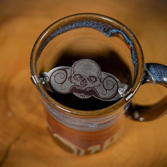 Chránič na pití kníru Kovový vzor lebky Chrání knír před pivem Káva Čaj Nápoj Nápoje Šálek vody Hrnek Chránič knírů