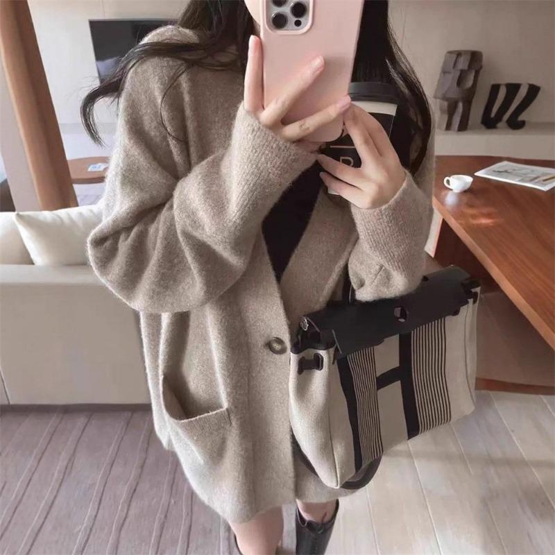 V-neck gentle wind knitted cardigan for women's autumn and winter new temperament loose and thin sweater jacket for women