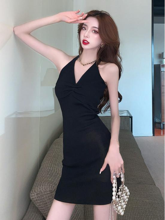 Trendy Off-Shoulder Sleeveless Halter Dress - Backless, Hip-Hugging Style for Summer