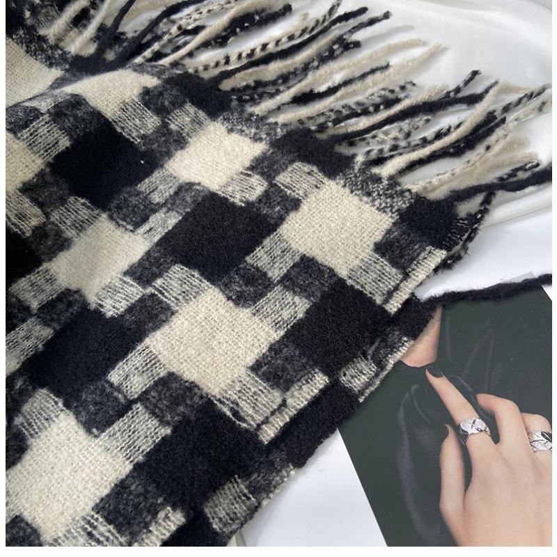 Black and White Plaid Scarf Women's Autumn and Winter New Imitation Cashmere Fringed Scarf Thickened Warm Shawl