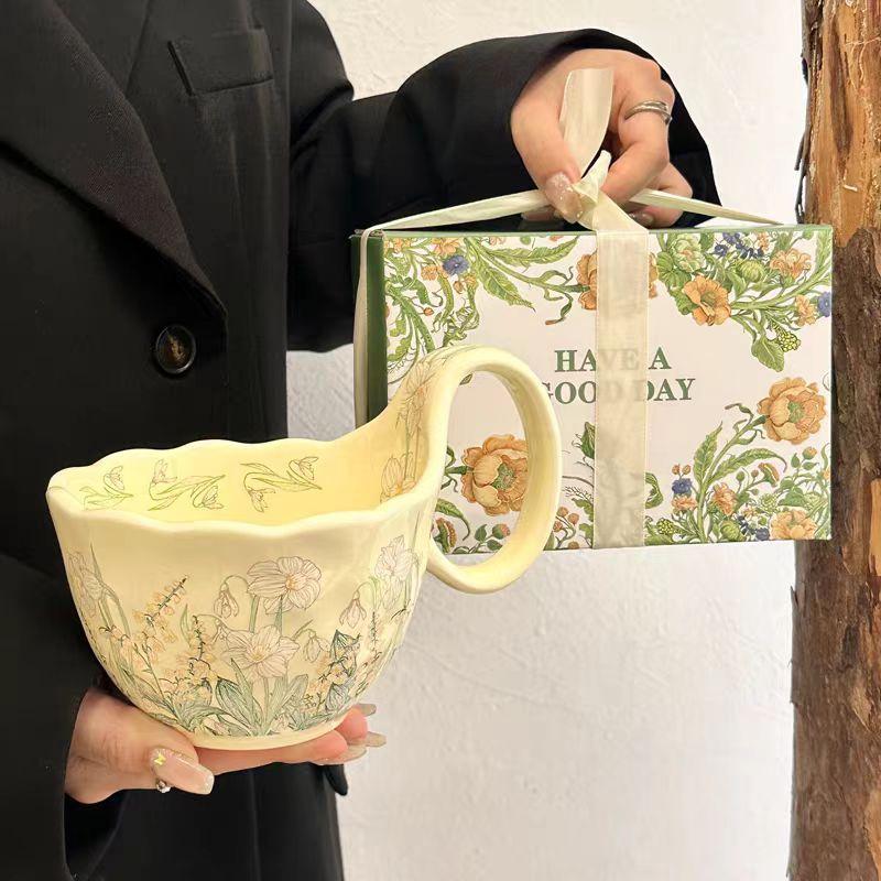 

Vintage oil painting wind chimes flower ceramic coffee cup and saucer set, high value with lid and large capacity mug as a gift. 400ml