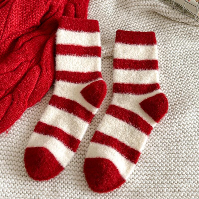 Thickened New Year'S Stockings, Red Bright Red Medium Tube Socks, Australian Velvet Cat Socks, Year Of The Horse Cartoon To Keep Warm In Winter