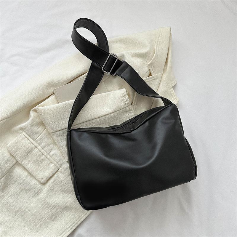 Large Capacity Bag 2025 New Bag Women's Fashion Simple Commuter Bag Messenger Bag Feeling One Shoulder Portable Tote Bag