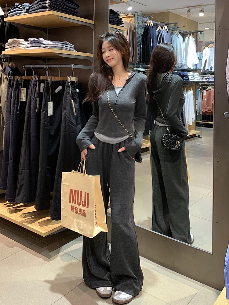 

Женский осенний повседневный комплект из двух предметов из клейкого риса: Топ с длинными рукавами и широкие брюки с высокой талией Medium (80-100 Jin)