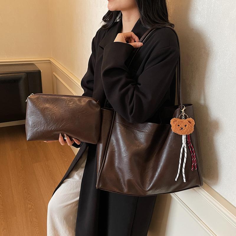 Portable Tote Bag Women's Retro Bag Commuter Shoulder Bag Soft Leather Underarm Bag