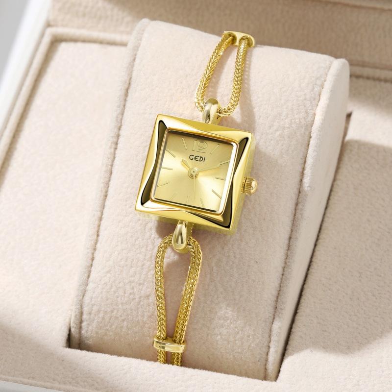 New Goldie niche women's watch simple small square plate alloy bracelet watch women's antique quartz watch