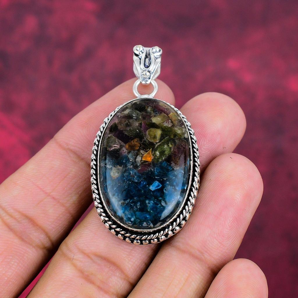 Wisiorek z turmalinu miedzianego, Naturalny kamień szlachetny Wisiorek z litego srebra próby 925, Ręcznie robiona biżuteria, Prezent na urodziny i rocznicę dla mamy