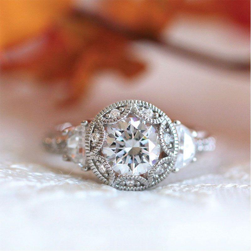 Elegant Silver Plated Ring With Round White Sapphire Rhinestone For Weddings