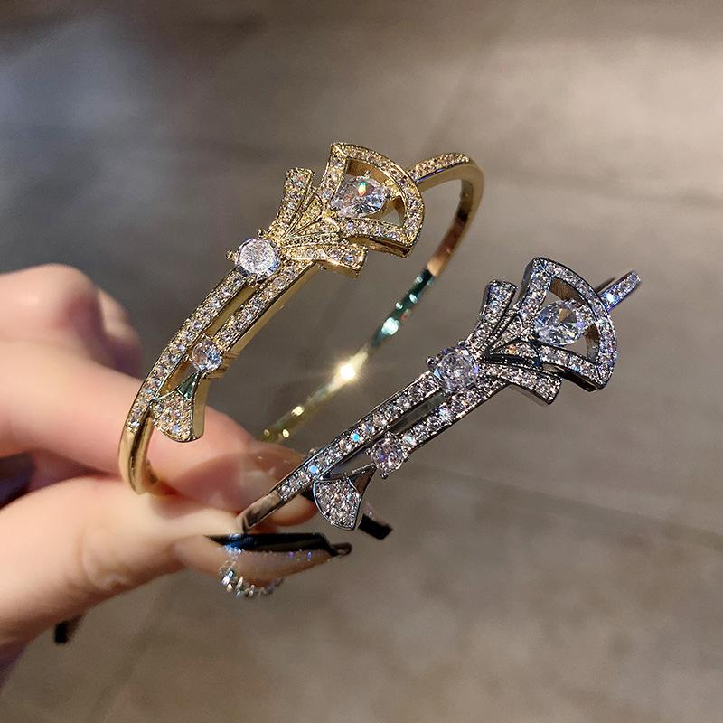 Copper Inlaid Zircon Horseshoe Buckle, Fashionable and High-end, Versatile, Women's Exquisite Jewelry