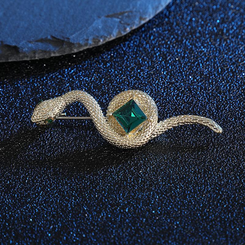 

Luxury Rhinestone Alloy Snake Brooch Retro 2 Colors Simulation Crystal Animal Brooch Pins Women Men Fashion Zircon Accessories