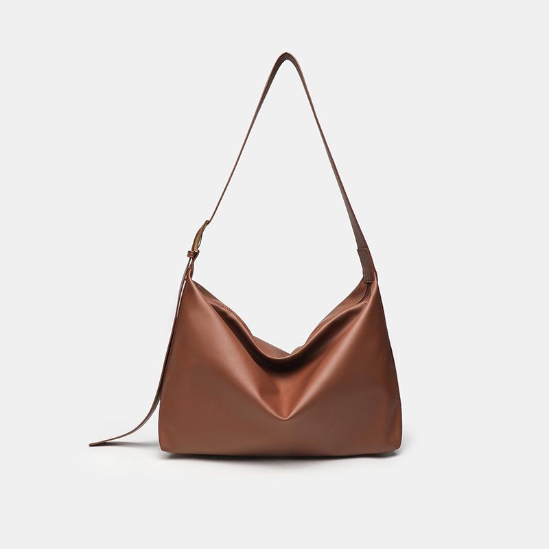 Versatile bag soft collapse simple wind shoulder bag large bag new commuter bag women's large capacity messenger bag