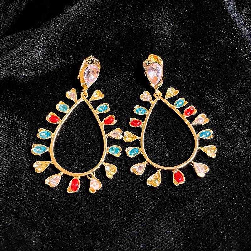 Dopamine Rhinestone Teardrop Ear Clips: Light Luxury European & American Style, High-End Niche Jewelry