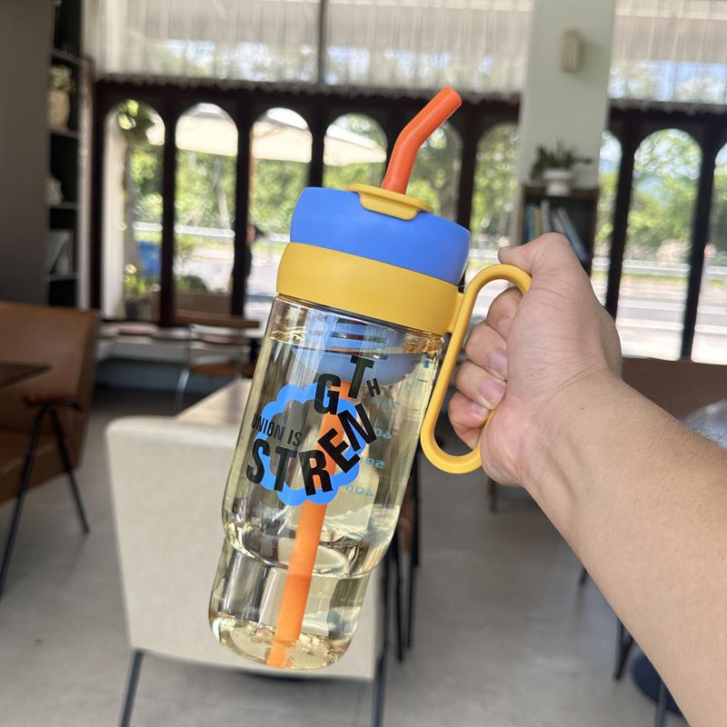 Water bottle summer giant water cup new large capacity fresh kettle high value simple male and female students double drink with straw