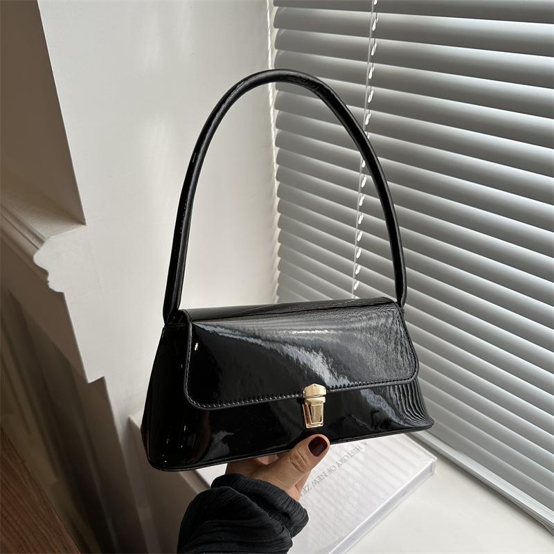 

2024 Summer Women s Retro French Texture Shiny Shoulder Bag