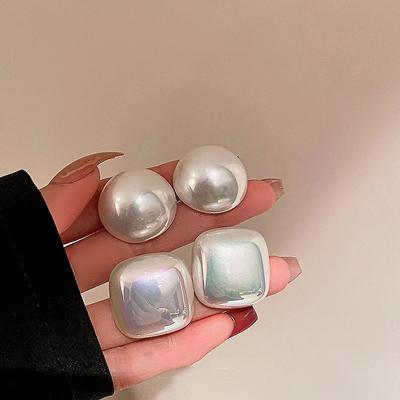 2023 neue Elegante Imitation Perle Ohrringe Für Frauen Korea Mode Unregelmäßige Stud Ohrring Süße Party Hochzeit Schmuck Zubehör