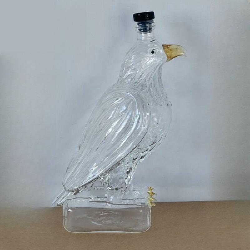 

Eagle Shape Whiskey Decanter Novelty Bird Design Liquor Dispenser High Capacity Glass Bottle for Home Bar Party Whiskey Storage