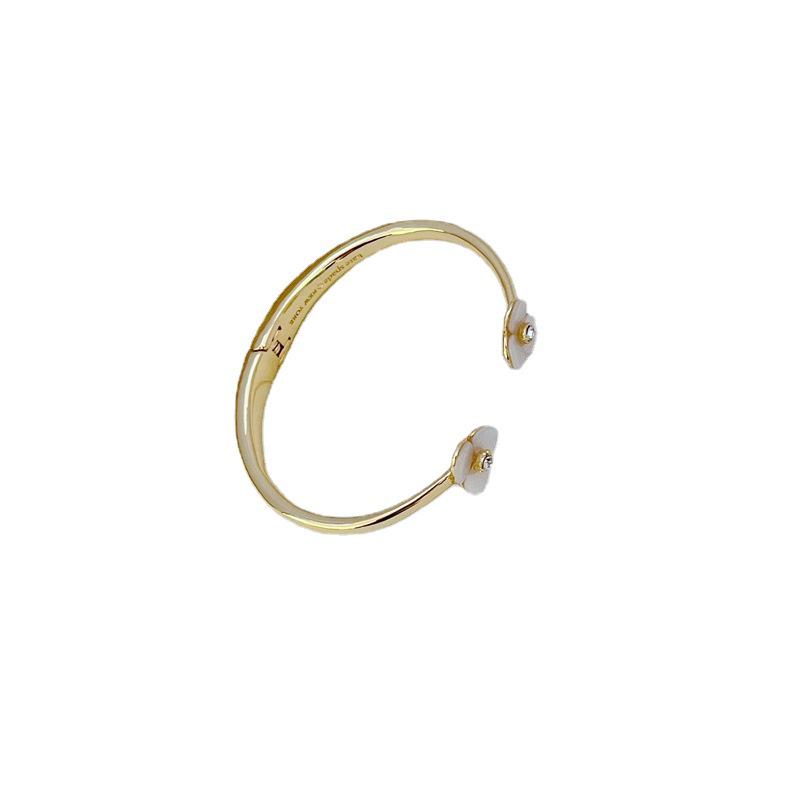 Exquisite Flower Inlaid Diamond Gold-Plated Bangle