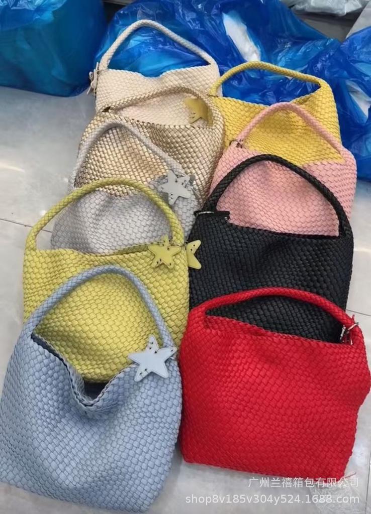 Sense design hand-woven bag large capacity tote bag casual lazy wind single shoulder underarm bucket bag