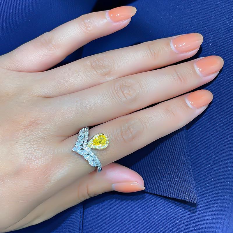 S925 Sterling Silver Teardrop Yellow Diamond V-Shape Crown Ring for Index Finger