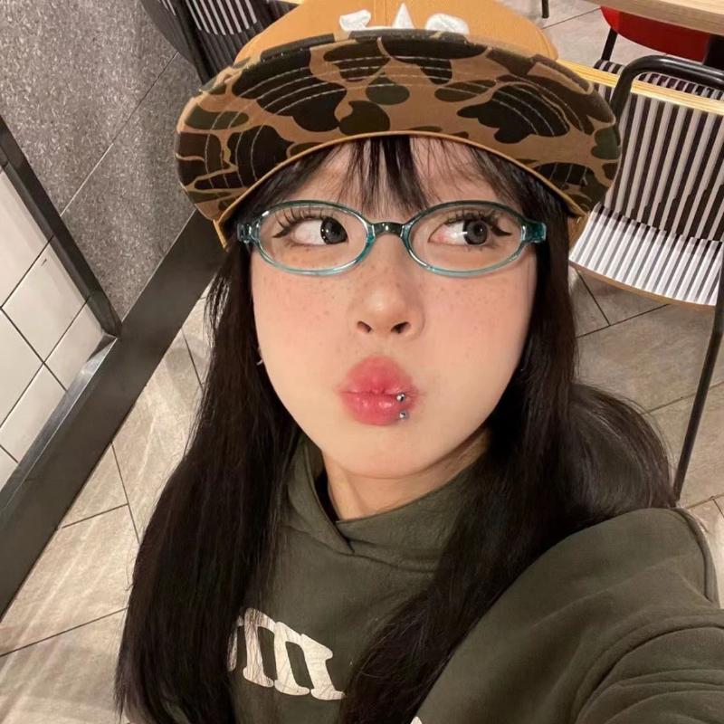 New Retro Small Frame Spicy Girl Anti Blue Light Glasses, Oval Shaped Fashionable Flat Light Glasses for Students