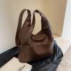 Retro underarm bag women's new versatile fashion tote bag niche large capacity mother and child shoulder bag
