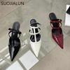 Mode SUOJIALUN 2025 Frühling Neue Spitzschuh Damen Sandale Mode Knöchelriemen Dünner Hoher Absatz Damen Elegante Pumps Kleid Slingback Schuhe