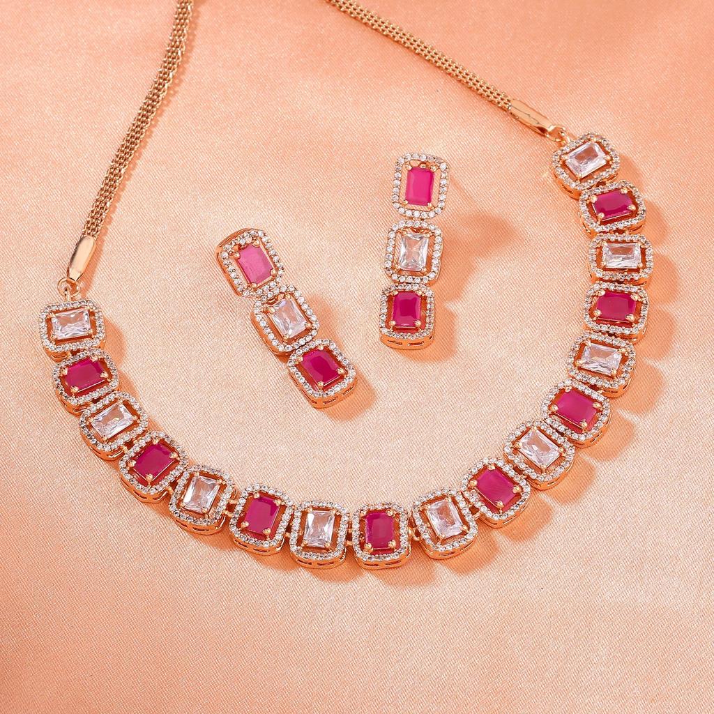 Estele – Halsketten-Set aus Roségold mit funkelnden Zirkonia- und Rubinen für Damen