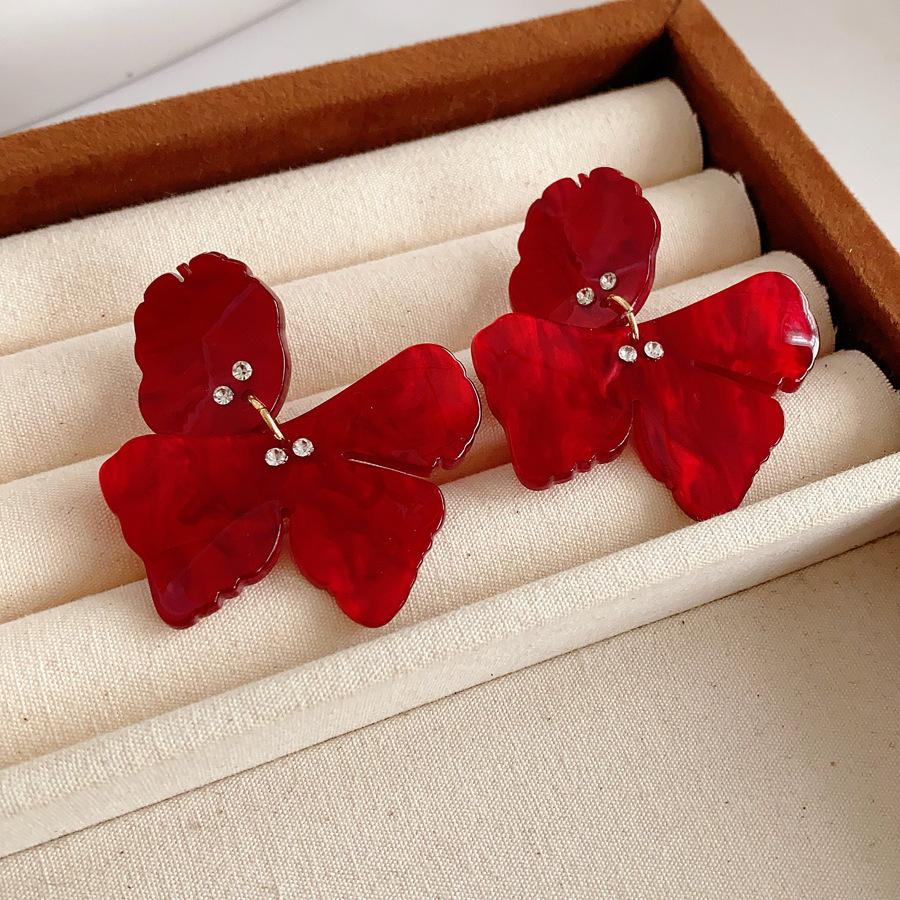 European and American Retro Diamond-encrusted Resin Flower Silver Needle Earrings Simple Niche Earrings 