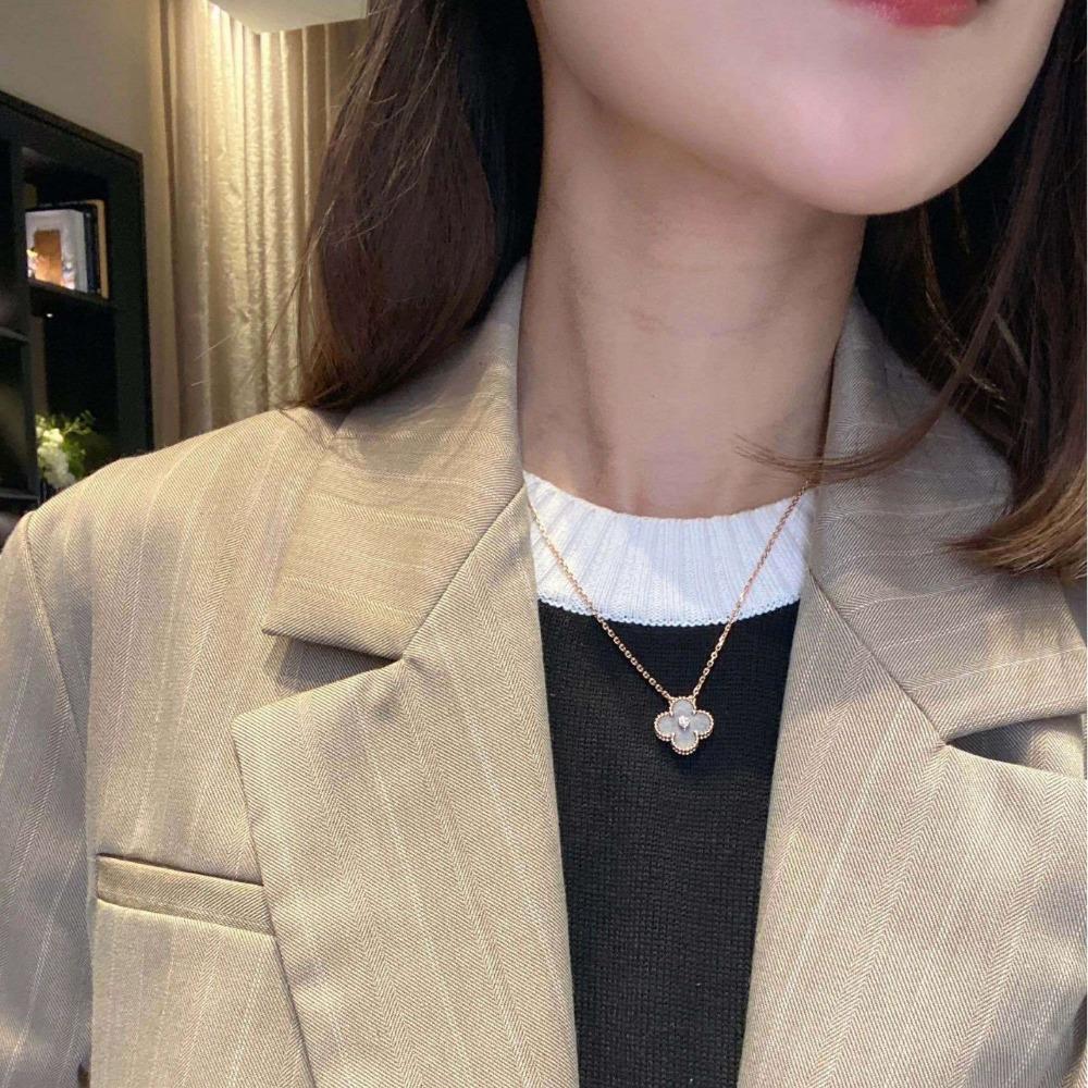 Christmas Limited Clover Necklace V Gold Plated 18k Rose Gold Silver Sparkling Collarbone Chain