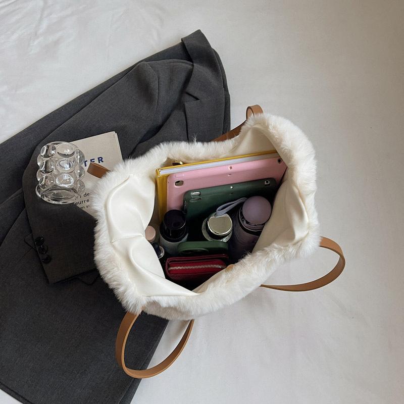Women Plush Shoulder Bag Fluffy Furry Satchel Bag Large Capacity Fuzzy Purse Handbag for Work Travel Shopping