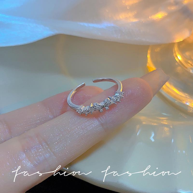 Elegant Butterfly Zircon Silver Ring: Women's High-End Luxury Style Jewelry