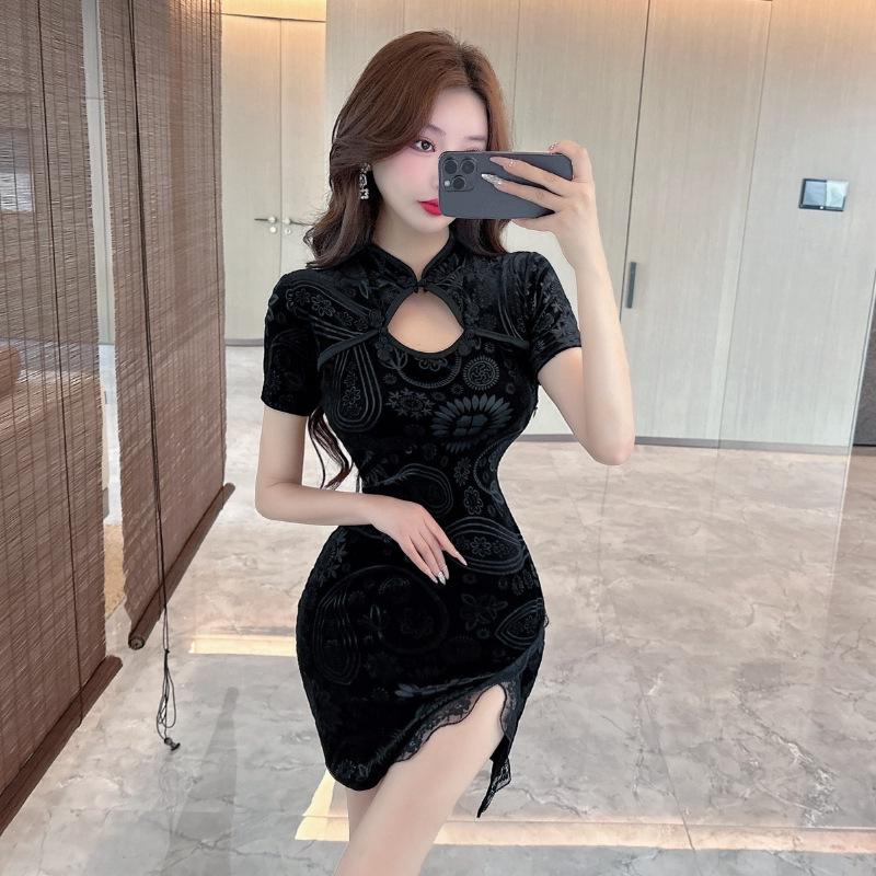 Spicy Girl Velvet Cheongsam: Petite Short Split Dress