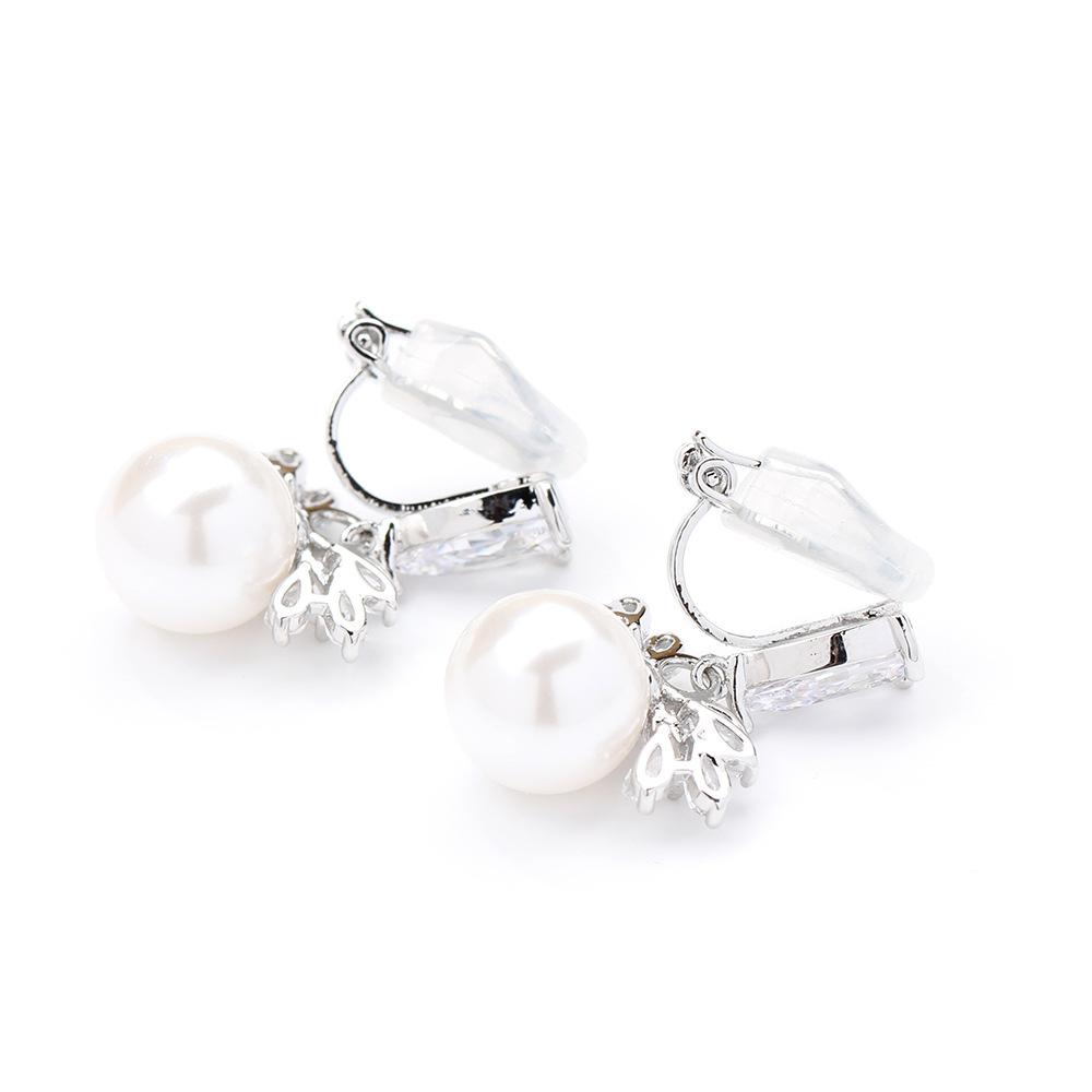 Light luxury stone leaf pearl earrings gold-plated elegant and versatile ear piercing ear clips bridal earrings temperament earrings