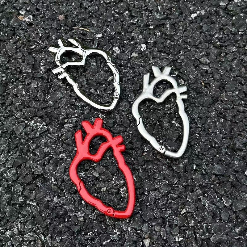 Chaveiro Fivela Coração Amoroso Geométrico Indústria Pesada Pingente de Metal Criativo Acessório de Bolsa Punk Rock Y2K Acessório de Estilo para Cintura Presente