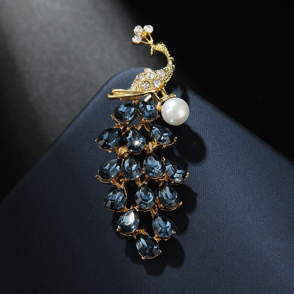 Pearl Brooch Personality Literary Peacock Brooch Crystal Corsage Flower Pin Exquisite Hypoallergenic Luxury Enamel Brooch Long-Lasting Color BFF Gift