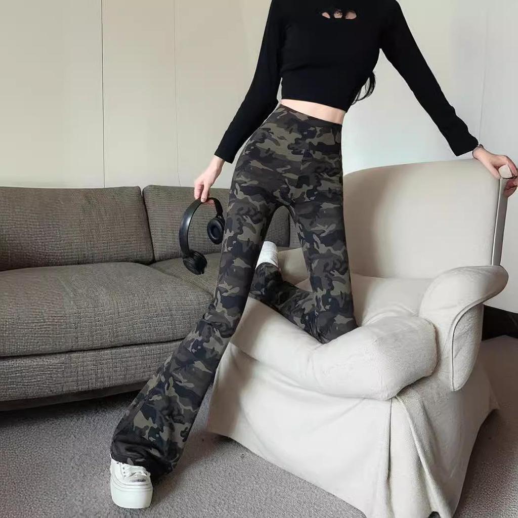 Pantaloni de yoga evazați camuflaj stilați