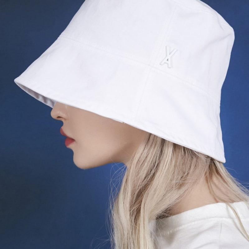 

VARZAR Панама оверсайз с шипами, белая FREE