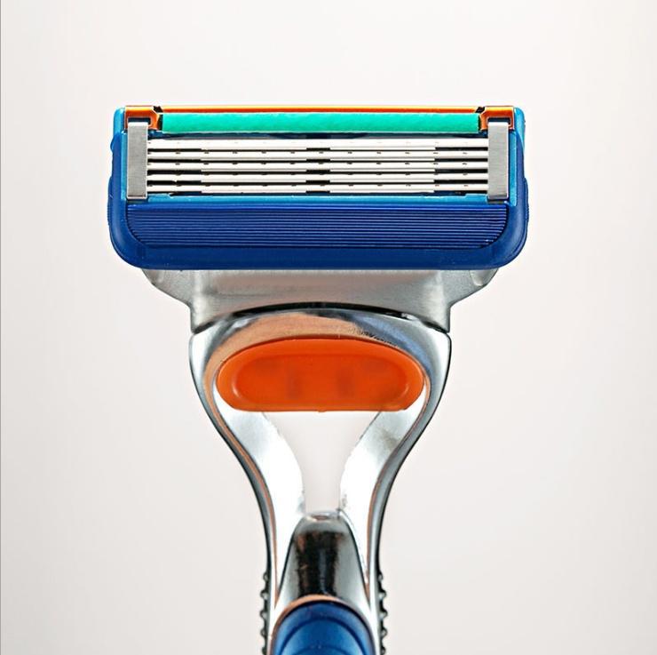 4Pcs Razor Blade + 1Pc Handle