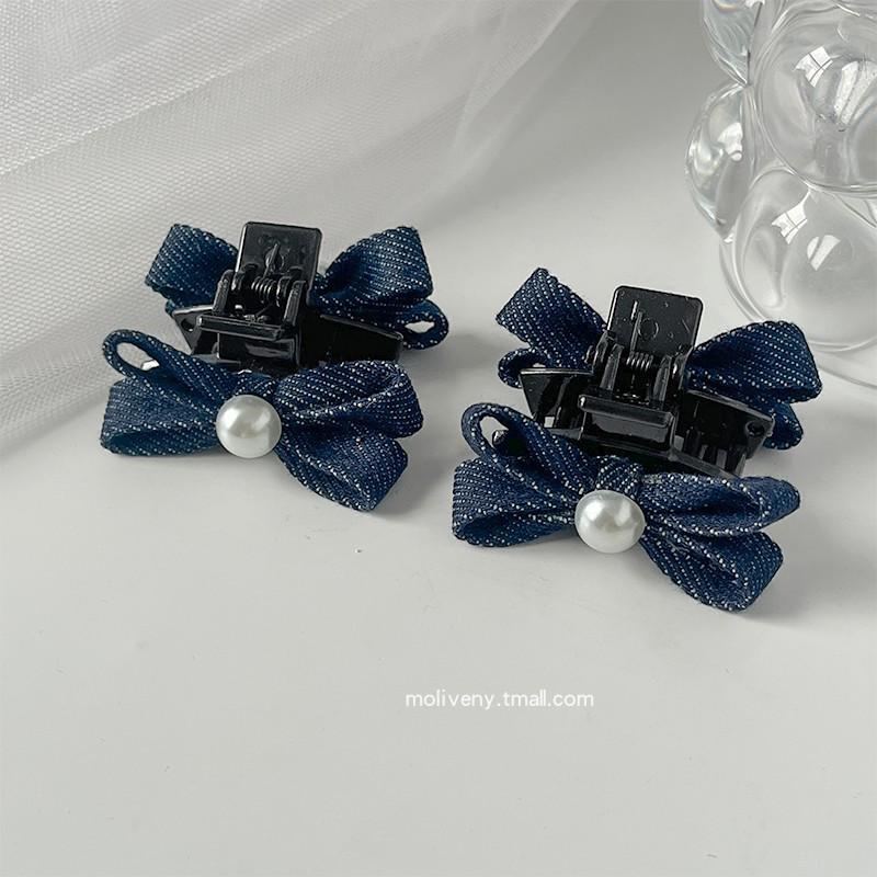 Blaue Schleife Kleine Entenschnabelklemme mit Streamer zum Haarstyling